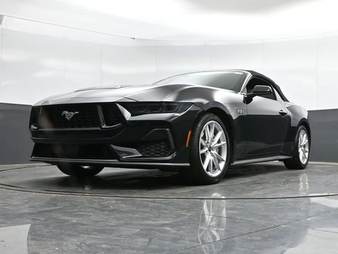 Used 2025 Ford Mustang GT Premium RWD image 44