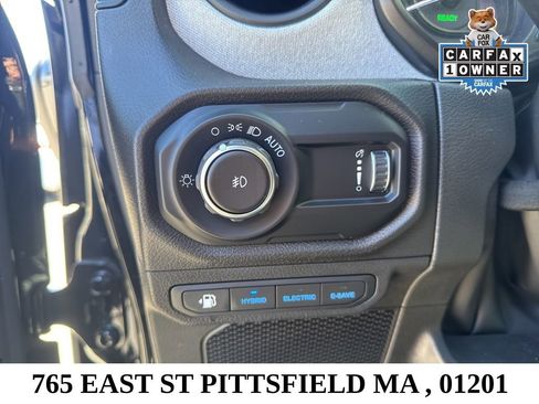 Used 2024 Jeep Wrangler Unlimited AWD/4WD image 26