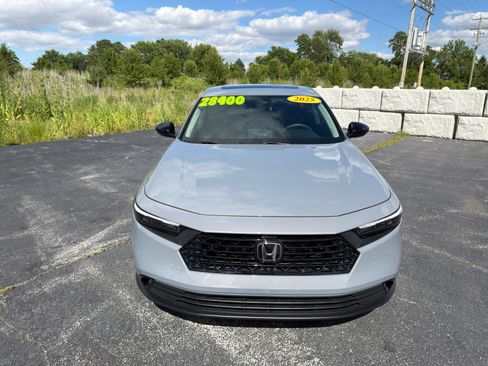 Used 2025 Honda Accord SE image 9