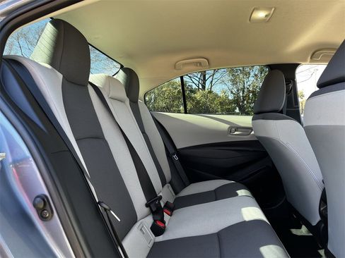 Used 2025 Toyota Corolla LE image 26