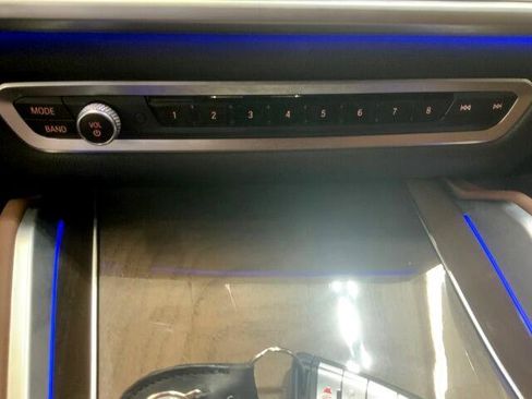 Used 2022 BMW X6 xDrive40i w/ M Sport Package image 22