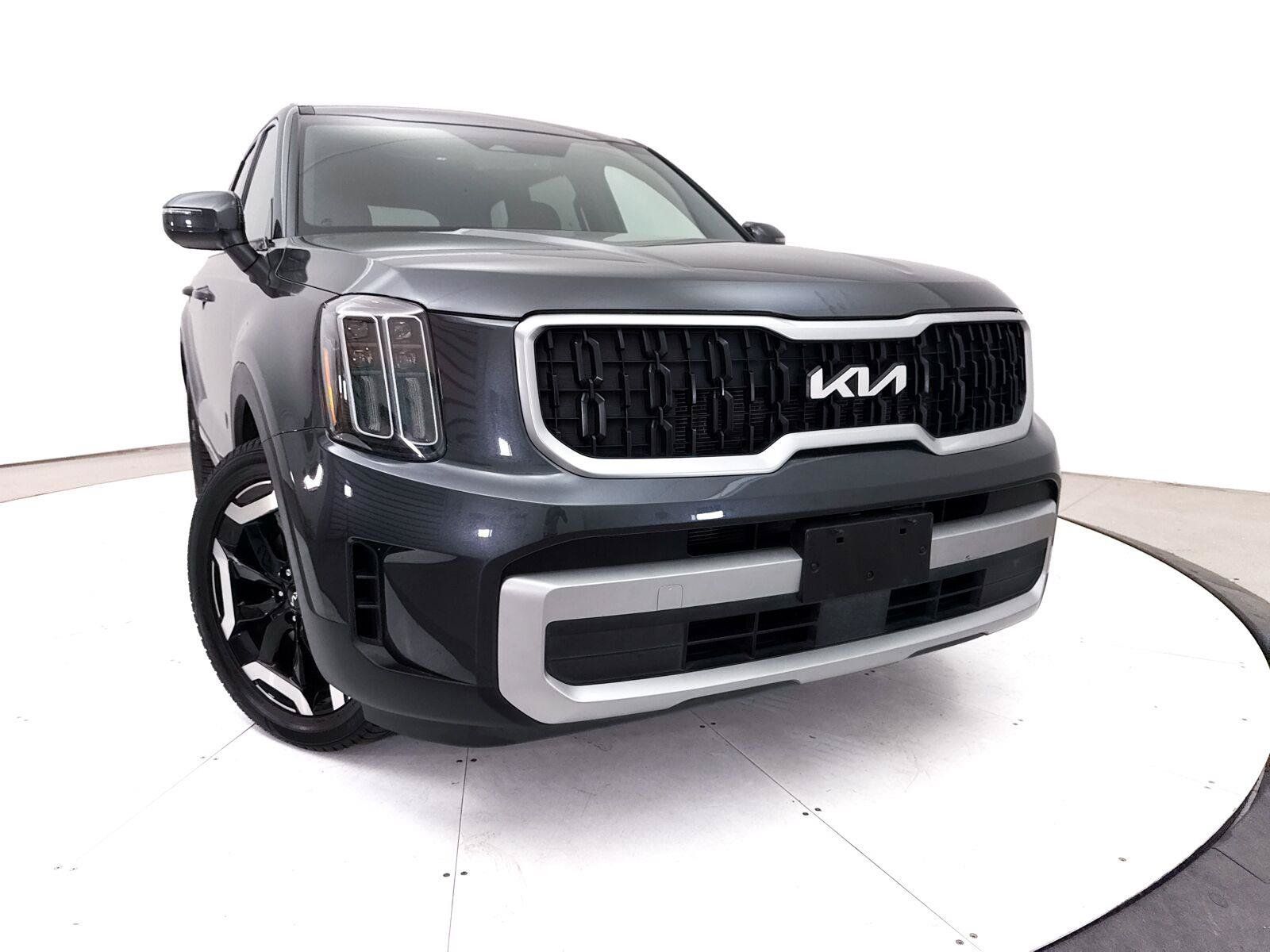Used 2024 Kia Telluride EX w/ EX Captain's Chair Package AWD/4WD image 7