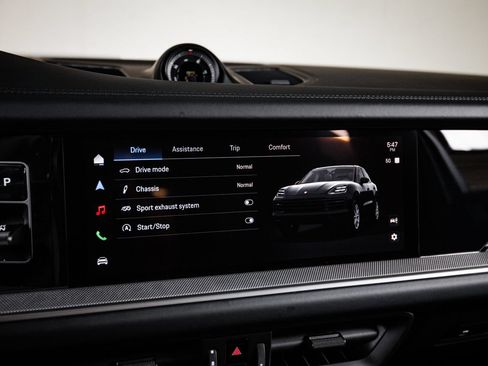 Certified 2026 Porsche Cayenne AWD/4WD image 18