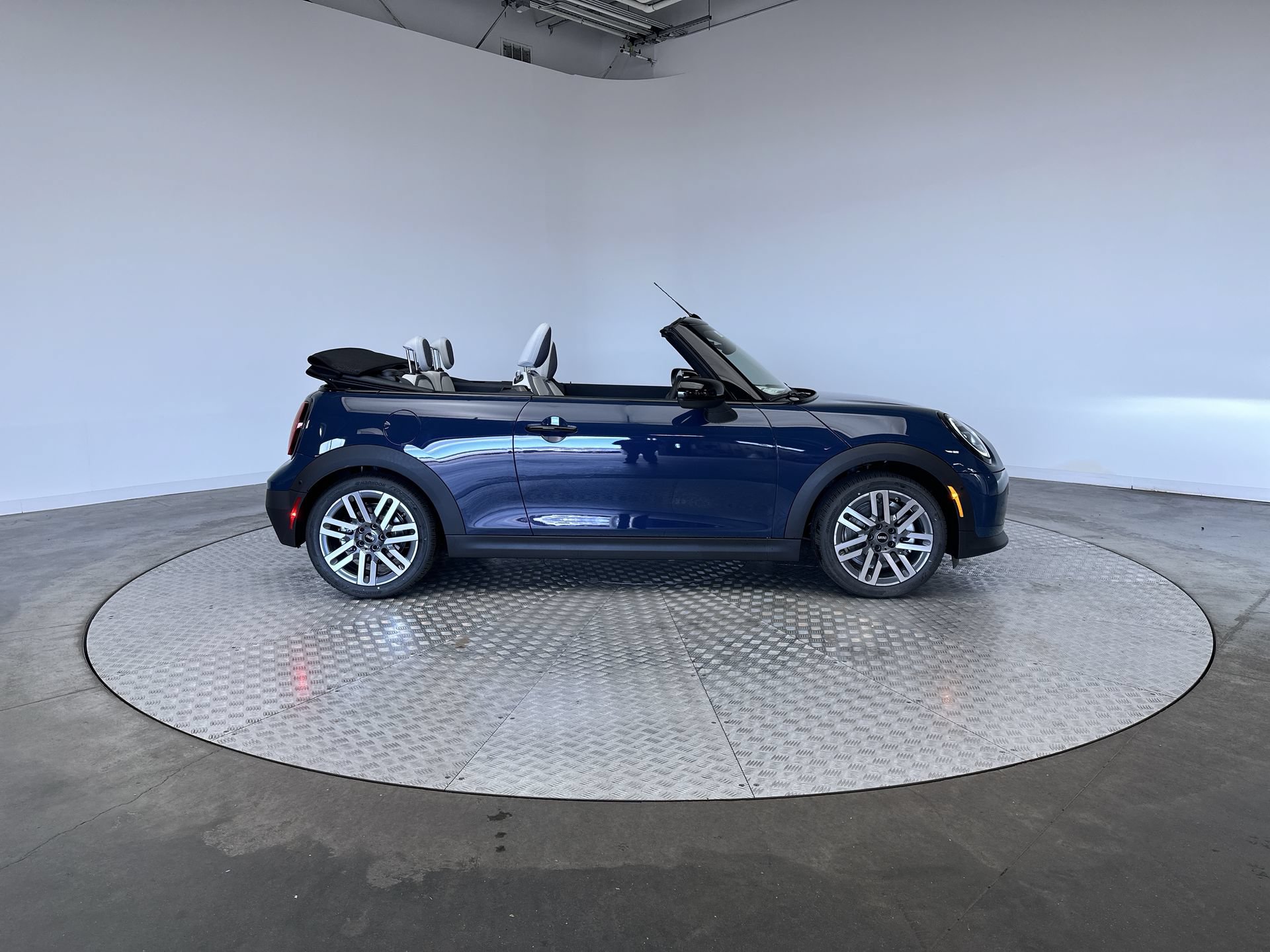 Certified 2026 MINI Cooper S FWD image 30