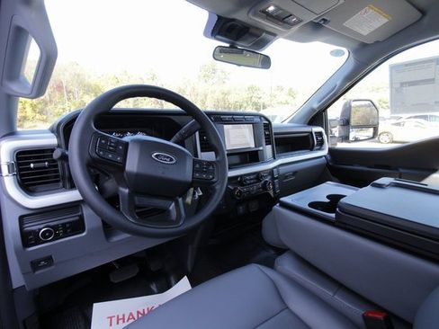 New 2024 Ford F550 4x4 Regular Cab Super Duty image 12