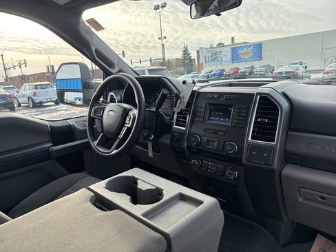 Used 2018 Ford F350 XLT image 38