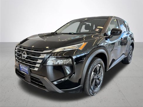 Used 2024 Nissan Rogue SV AWD/4WD image 2