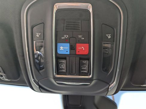 New 2025 Jeep Grand Cherokee 4WD image 28