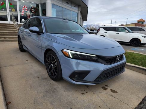 Used 2022 Honda Civic Sport Touring image 3