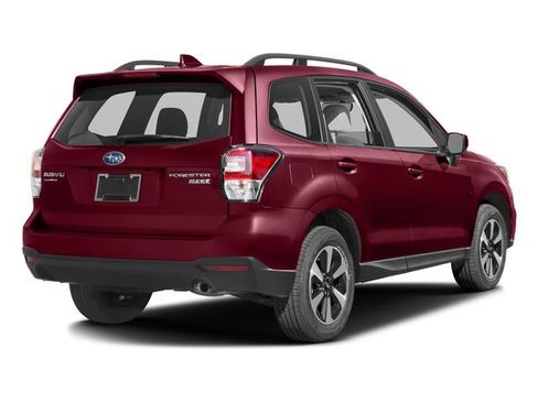 Used 2017 Subaru Forester 2.5i Premium image 2