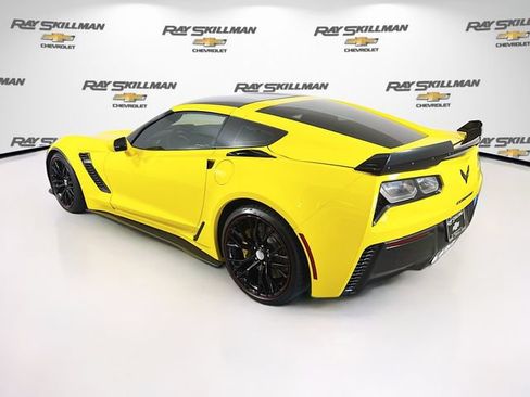 Used 2015 Chevrolet Corvette Z06 w/ 3LZ Preferred Equipment Group RWD image 5