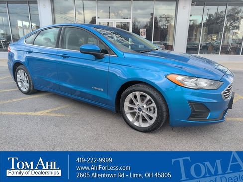 Used 2019 Ford Fusion SE image 1