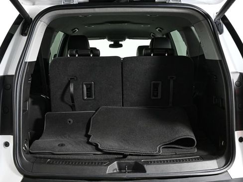 Used 2023 GMC Acadia SLT image 30