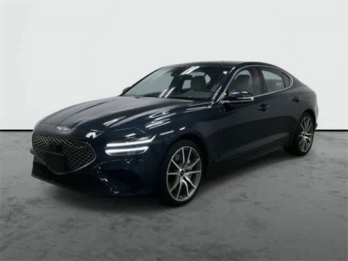 Used 2024 Genesis G70 2.5T image 1