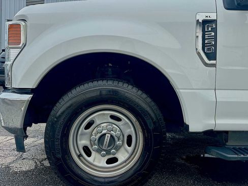 Used 2022 Ford F250 XL w/ Power Equipment Group RWD image 18