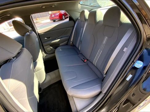 Used 2025 Hyundai Elantra Sport image 21