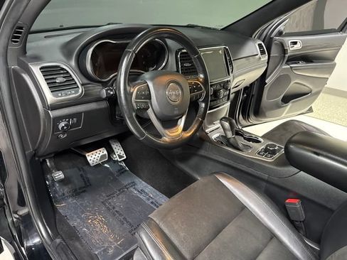 Used 2019 Jeep Grand Cherokee Altitude AWD/4WD image 14