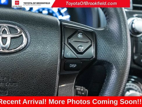 Used 2018 Toyota 4Runner TRD Off-Road Premium AWD/4WD image 18