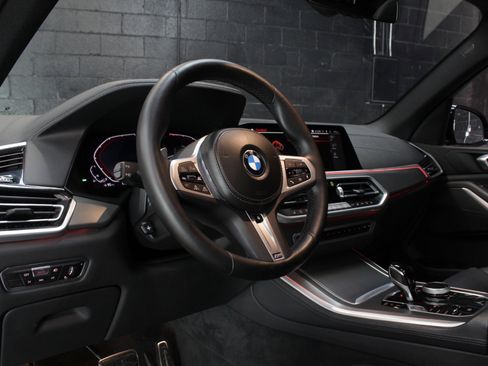 Used 2022 BMW X5 xDrive40i w/ M Sport Package AWD/4WD image 29