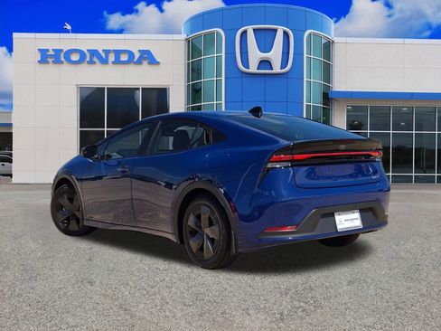 Used 2026 Toyota Prius LE AWD/4WD image 5