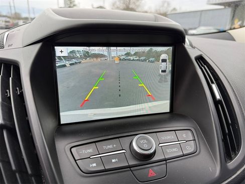 Certified 2019 Ford Escape SEL image 18