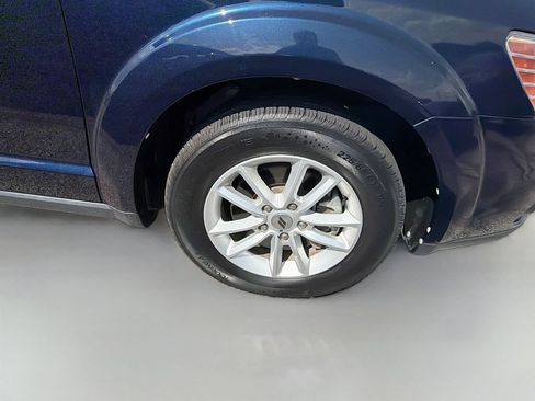 Used 2018 Dodge Journey SXT w/ Safe & Sound Group FWD image 9