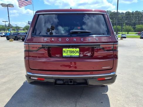 Used 2024 Jeep Wagoneer Series II w/ Flexible Seating Group RWD image 3