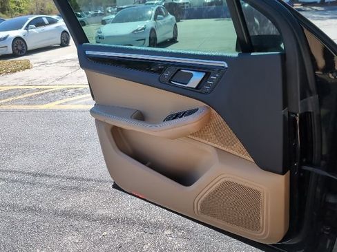 Used 2018 Porsche Macan image 21