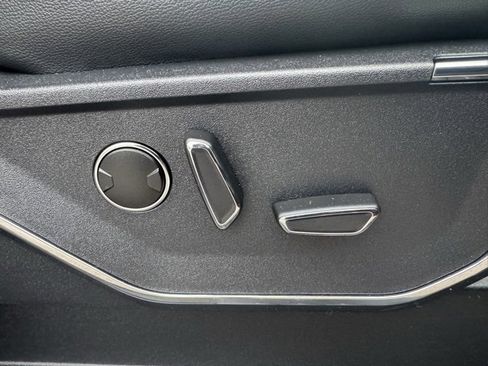 Used 2023 Ford F150 Lariat w/ Equipment Group 502A High image 43