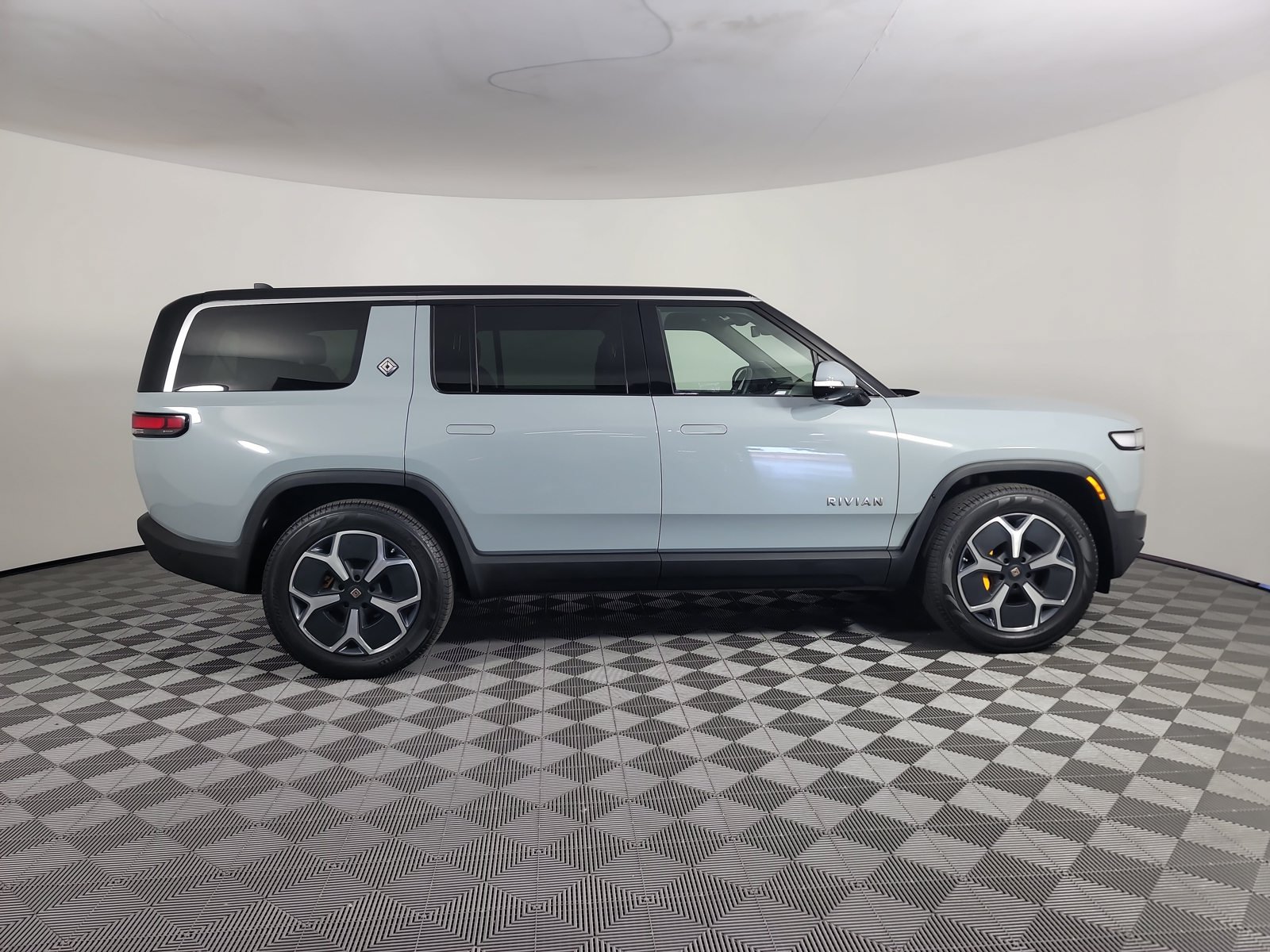 Used 2023 Rivian R1S Adventure Quad AWD/4WD image 6