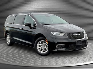 Used 2024 Chrysler Pacifica Touring-L FWD video 1