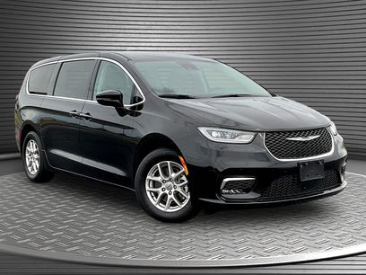 Used 2024 Chrysler Pacifica Touring-L