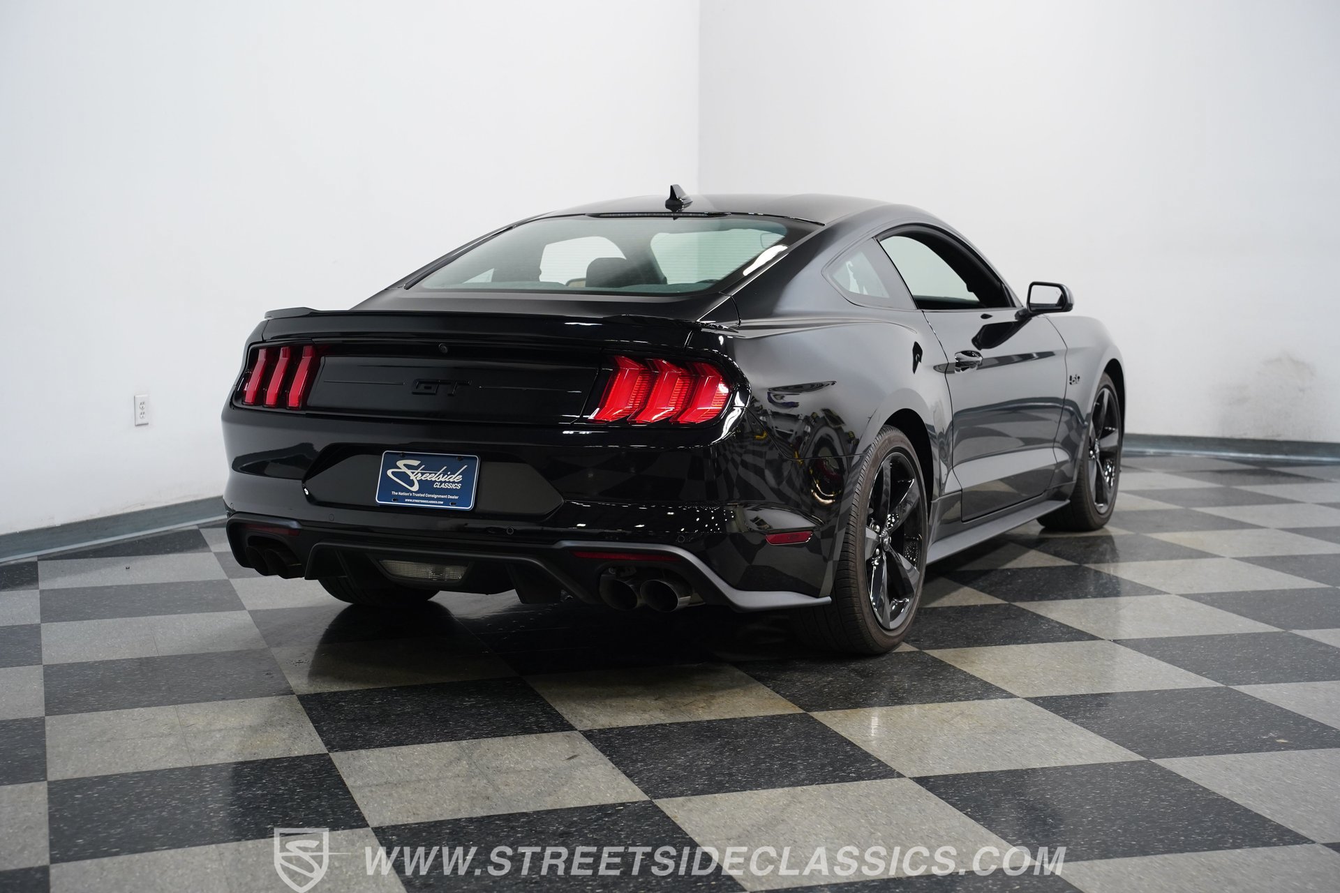 Used 2021 Ford Mustang GT w/ Black Accent Package RWD image 12