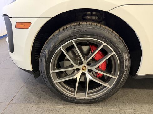 Certified 2023 Porsche Macan S image 10