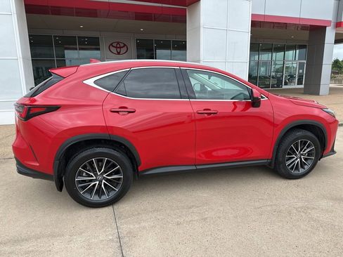 Used 2024 Lexus NX 250 FWD w/ Towing Package (2000 Lbs) image 8