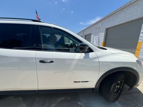 Used 2019 Nissan Pathfinder SL FWD image 19