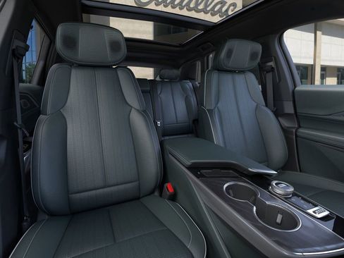 New 2025 Cadillac Lyriq Luxury image 16