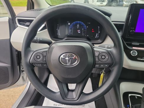 Used 2026 Toyota Corolla LE FWD image 23