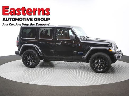 Used 2025 Jeep Wrangler Unlimited Sahara w/ Safety Group AWD/4WD image 46