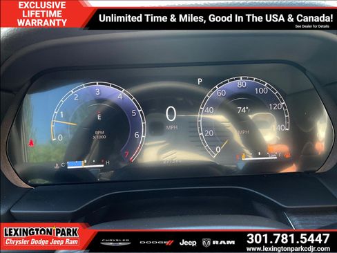 Used 2025 Jeep Grand Cherokee Limited AWD/4WD image 13