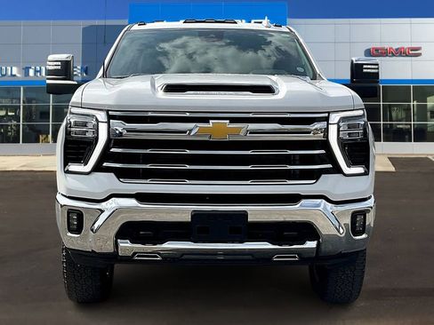 Used 2024 Chevrolet Silverado 2500 LTZ w/ LTZ Convenience Package image 2