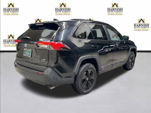 Used 2025 Toyota RAV4 LE AWD/4WD image 5
