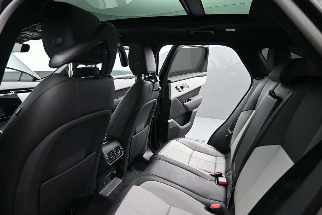 New 2026 Land Rover Range Rover Velar S AWD/4WD image 17