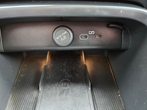 Certified 2023 Volvo C40 P8 Recharge Ultimate w/ Protection Package Premier image 24