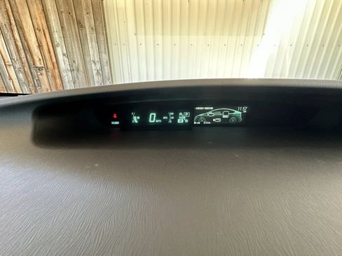 Used 2015 Toyota Prius Three FWD image 27