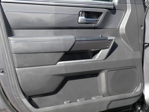 Certified 2025 Toyota Sequoia Platinum AWD/4WD image 18