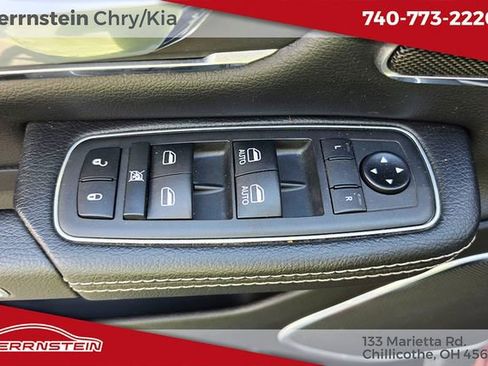 Used 2019 RAM 1500 Laramie AWD/4WD image 9