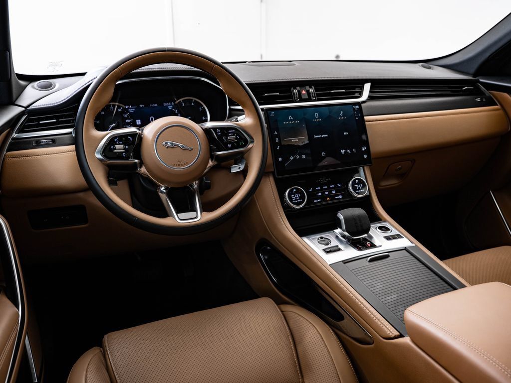 Used 2023 Jaguar F-PACE S AWD/4WD image 4