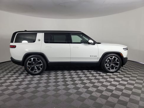 Used 2025 Rivian R1S Adventure AWD/4WD image 6