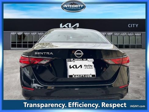 Used 2025 Nissan Sentra SV image 2